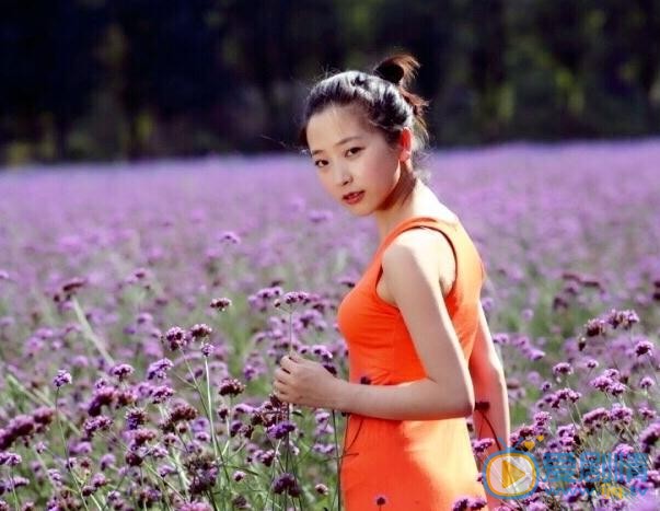 费伟妮街拍写真 费伟妮高清写真_费伟妮高清剧照