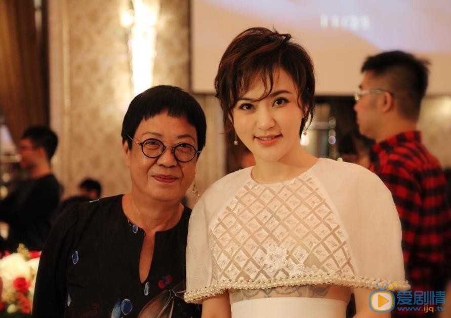 王子子红毯照 王子子高清写真_王子子高清剧照