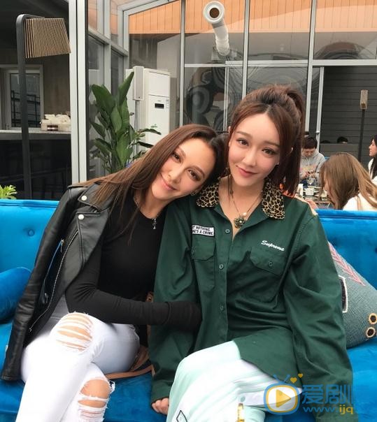 申奥与人合照 申奥高清写真_申奥高清剧照