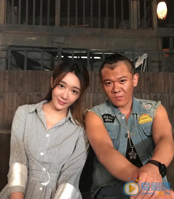申奥与人合照 申奥高清写真_申奥高清剧照