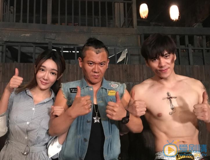 申奥与人合照 申奥高清写真_申奥高清剧照