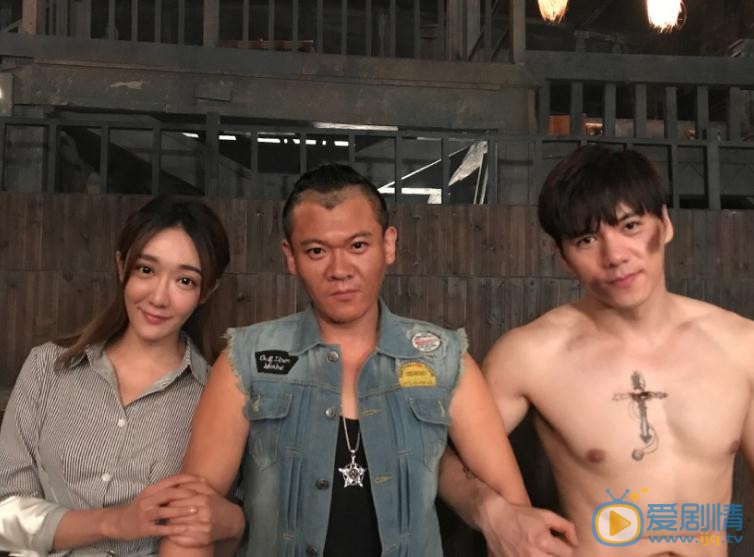 申奥与人合照 申奥高清写真_申奥高清剧照