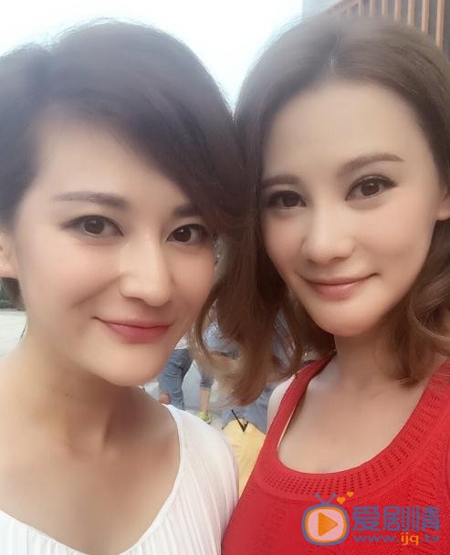 安雅萍与人合照 安雅萍高清写真_安雅萍高清剧照