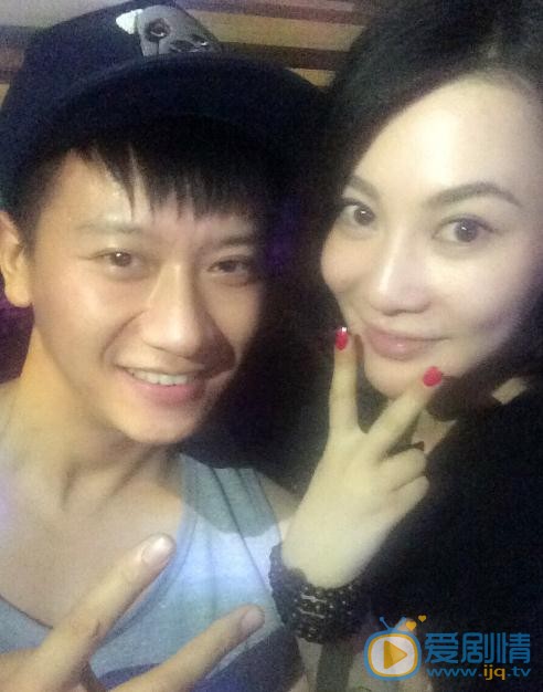 安雅萍和老公合照 安雅萍高清写真_安雅萍高清剧照