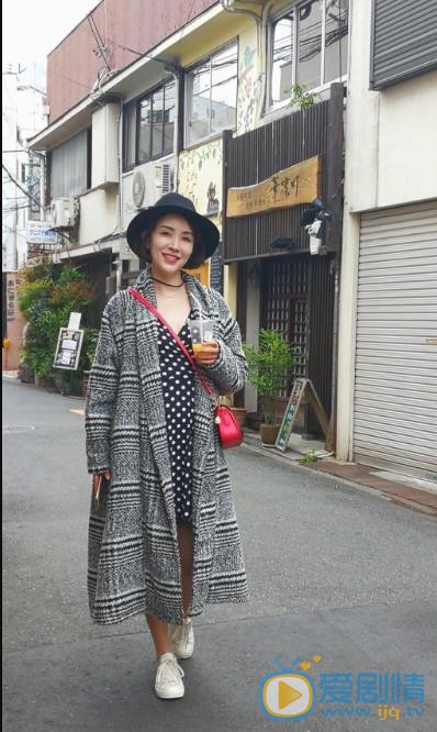 商蓉旅行生活照 商蓉高清写真_商蓉高清剧照