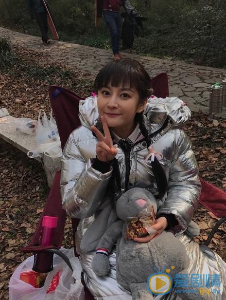 张澎澎片场照 张澎澎高清写真_张澎澎高清剧照