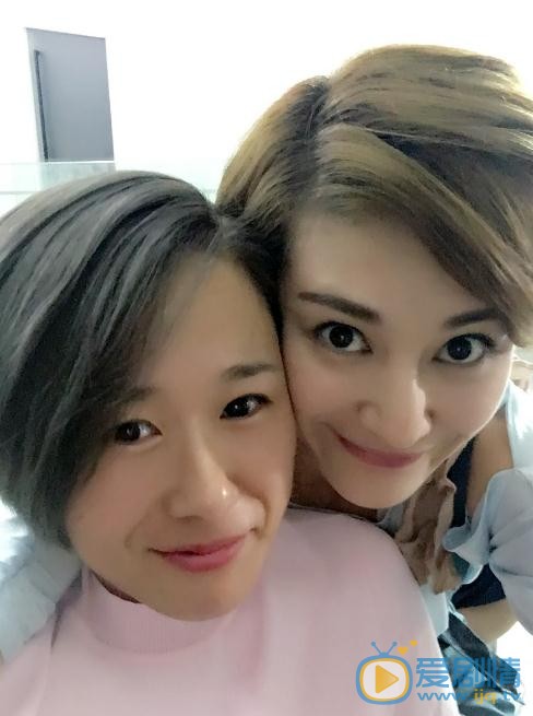 张澎澎与人合照 张澎澎高清写真_张澎澎高清剧照