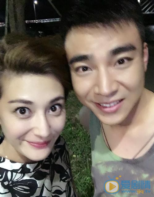 张澎澎与人合照 张澎澎高清写真_张澎澎高清剧照