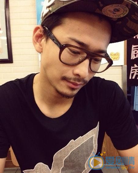 邓安奇生活照 邓安奇高清写真_邓安奇高清剧照