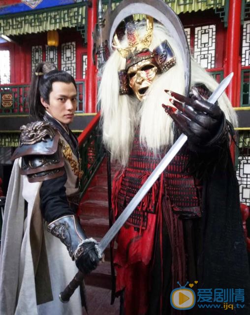 张睿家与人合照 张睿家高清写真_张睿家高清剧照