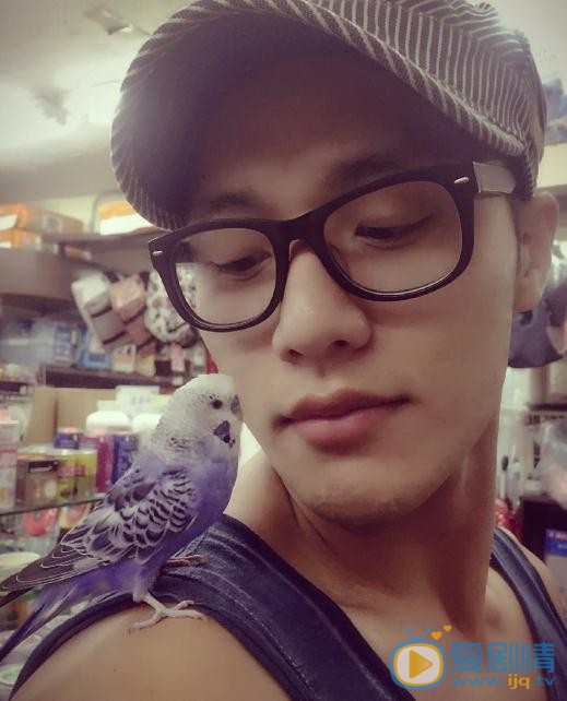 张睿家生活照 张睿家高清写真_张睿家高清剧照