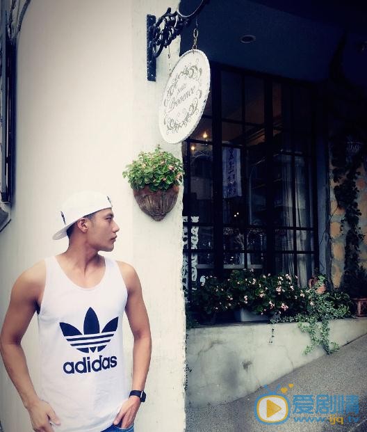 张睿家生活照 张睿家高清写真_张睿家高清剧照