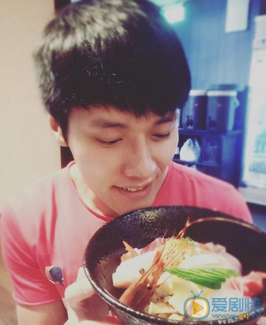 张睿家生活照 张睿家高清写真_张睿家高清剧照