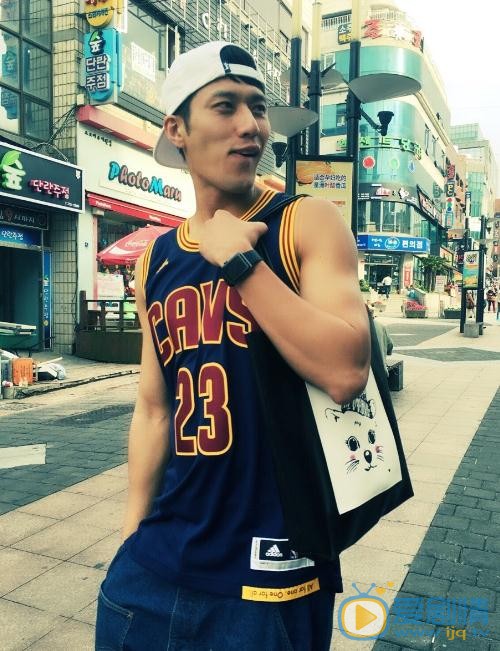 张睿家生活照 张睿家高清写真_张睿家高清剧照