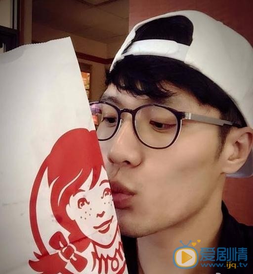 张睿家生活照 张睿家高清写真_张睿家高清剧照