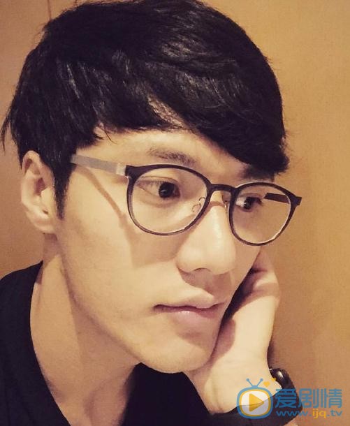 张睿家生活照 张睿家高清写真_张睿家高清剧照