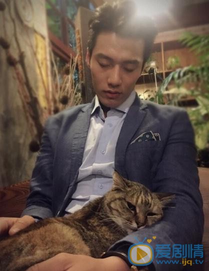 张睿家生活照 张睿家高清写真_张睿家高清剧照