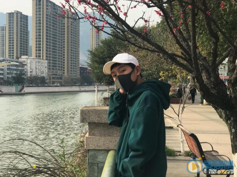 王锵生活照 王锵高清写真_王锵高清剧照