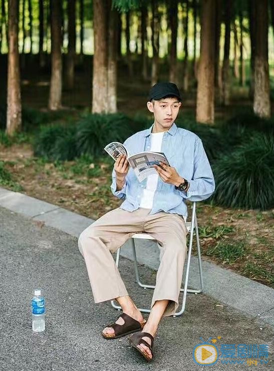 王锵街拍写真 王锵高清写真_王锵高清剧照