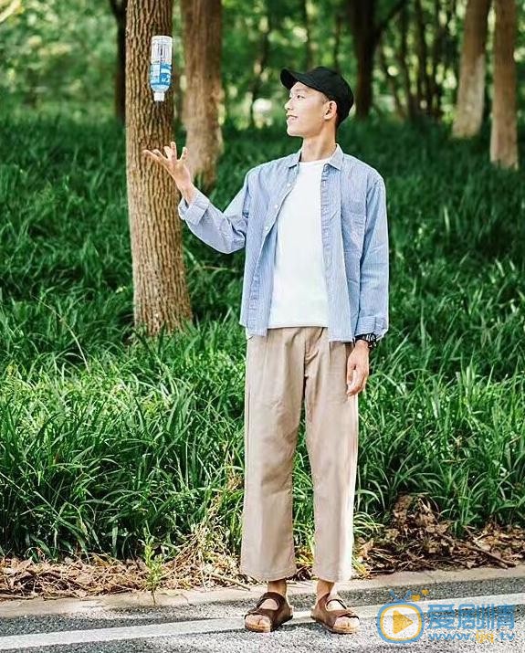 王锵街拍写真 王锵高清写真_王锵高清剧照