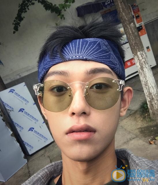王锵生活照 王锵高清写真_王锵高清剧照