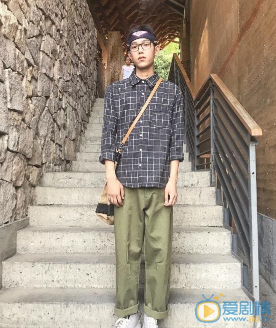 王锵街拍写真 王锵高清写真_王锵高清剧照