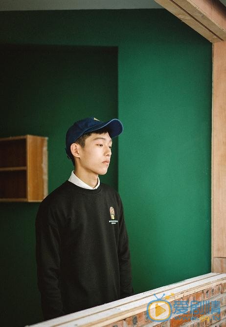 王锵街拍写真 王锵高清写真_王锵高清剧照