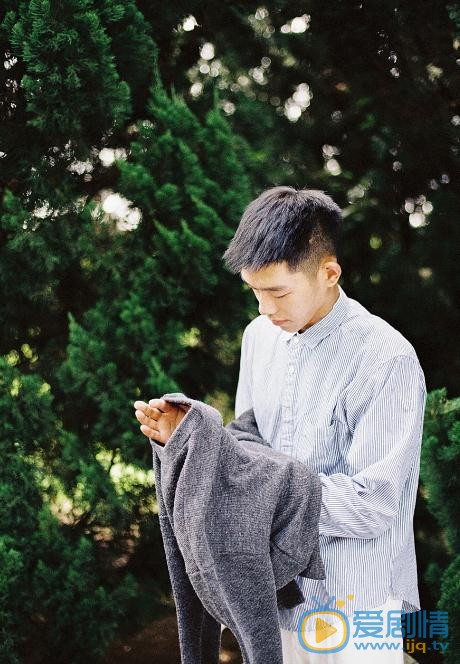 王锵街拍写真 王锵高清写真_王锵高清剧照