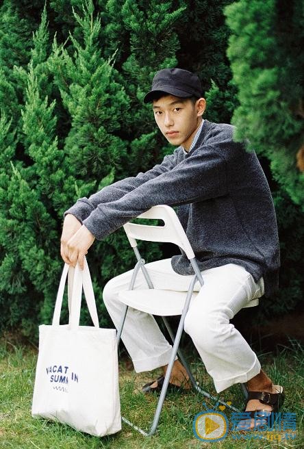 王锵街拍写真 王锵高清写真_王锵高清剧照