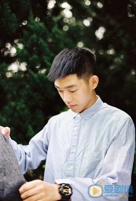 王锵街拍写真 王锵高清写真_王锵高清剧照