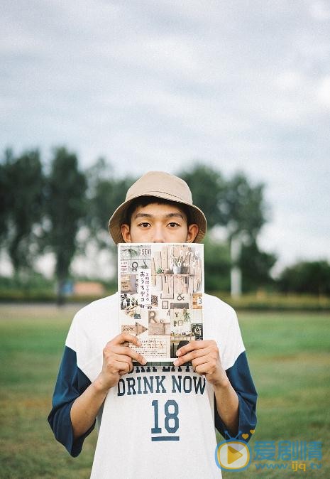王锵街拍写真 王锵高清写真_王锵高清剧照