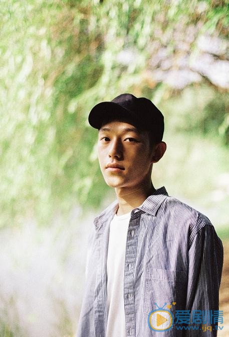 王锵街拍写真 王锵高清写真_王锵高清剧照