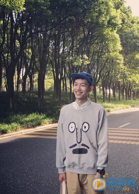 王锵街拍写真 王锵高清写真_王锵高清剧照