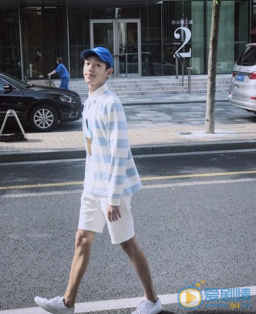 王锵街拍写真 王锵高清写真_王锵高清剧照