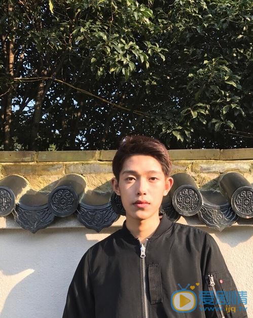 王锵生活照 王锵高清写真_王锵高清剧照