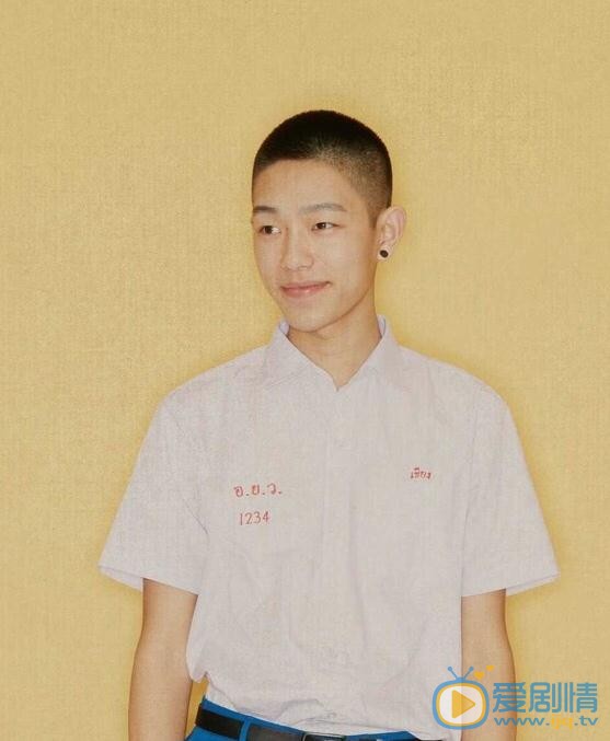 王锵制服写真 王锵高清写真_王锵高清剧照