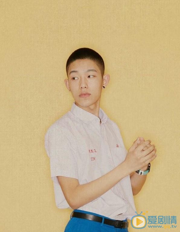 王锵制服写真 王锵高清写真_王锵高清剧照