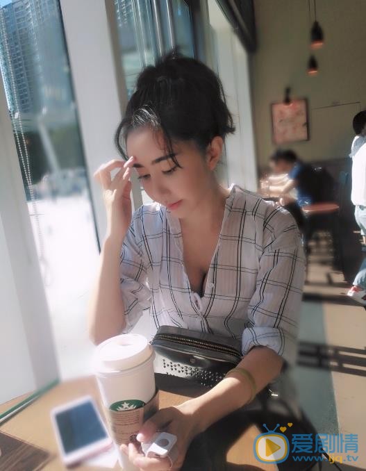 梁晶晶唯美街拍 梁晶晶高清写真_梁晶晶高清剧照
