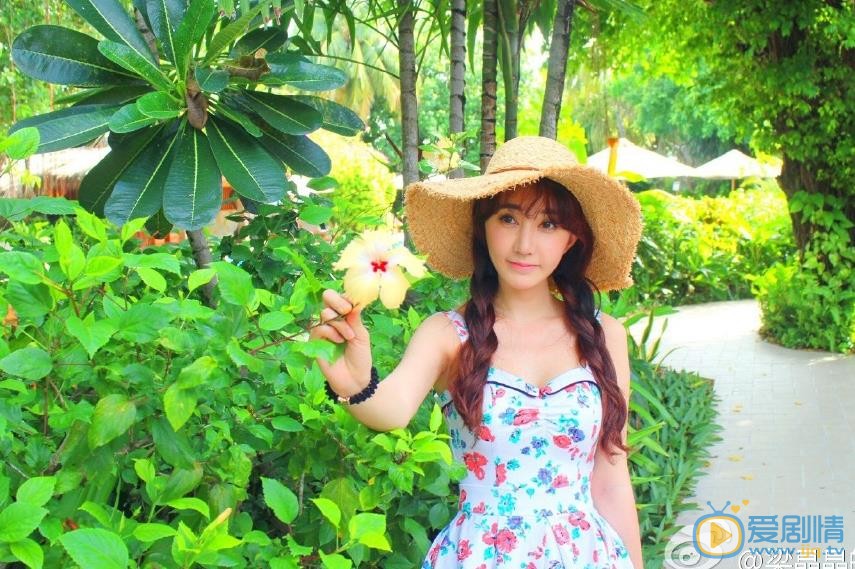 梁晶晶唯美街拍 梁晶晶高清写真_梁晶晶高清剧照