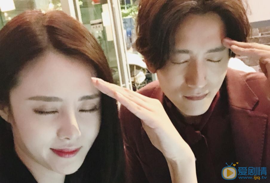 李思阳与人合照 李思阳高清写真_李思阳高清剧照