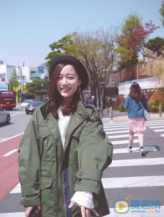 王子伊街拍写真 王子伊高清写真_王子伊高清剧照