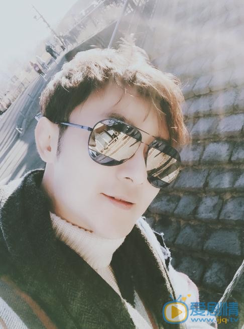 张倬闻生活照 张倬闻高清写真_张倬闻高清剧照