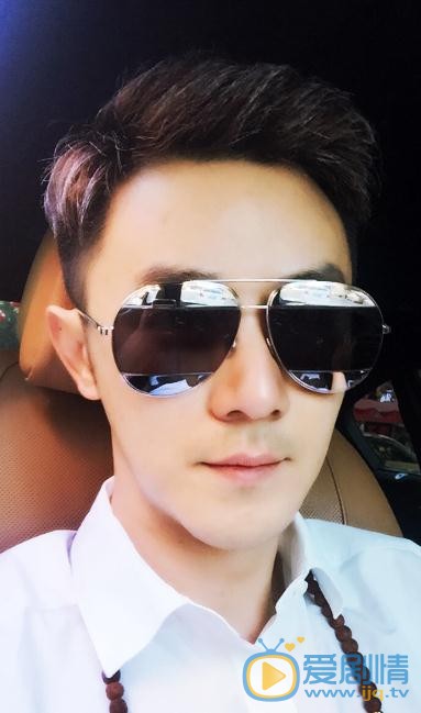 张倬闻生活照 张倬闻高清写真_张倬闻高清剧照