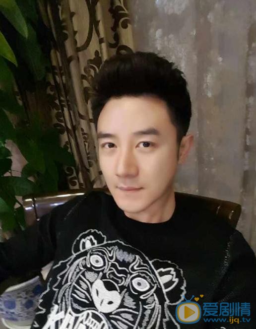 张倬闻生活照 张倬闻高清写真_张倬闻高清剧照