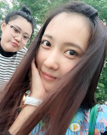 关慧卿与人合照 关慧卿高清写真_关慧卿高清剧照