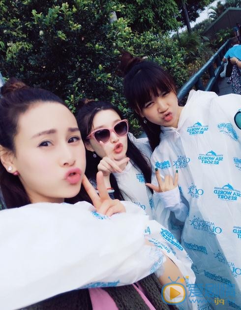 张钟仪与人合照 张钟仪高清写真_张钟仪高清剧照