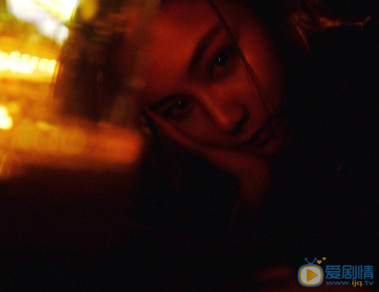 尚语贤夜色街拍 尚语贤高清写真_尚语贤高清剧照