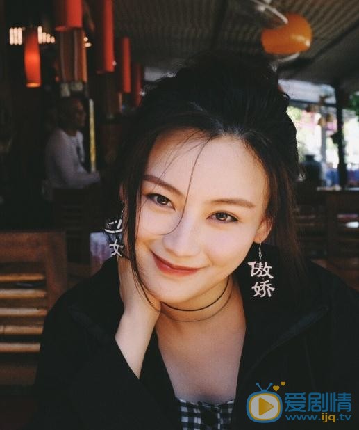 尚语贤夜色街拍 尚语贤高清写真_尚语贤高清剧照