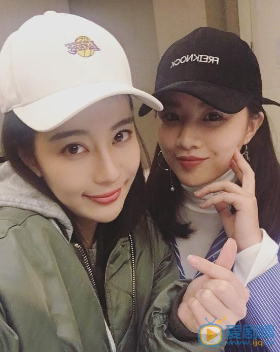 朱凌雾与人合照 朱凌雾高清写真_朱凌雾高清剧照