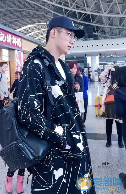 黄景瑜机场照 黄景瑜高清写真_黄景瑜高清剧照